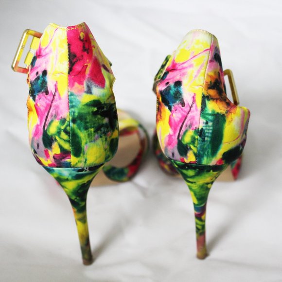 Beautiful Multicoloured Steve Madden Sandals - Picture 2 of 2
